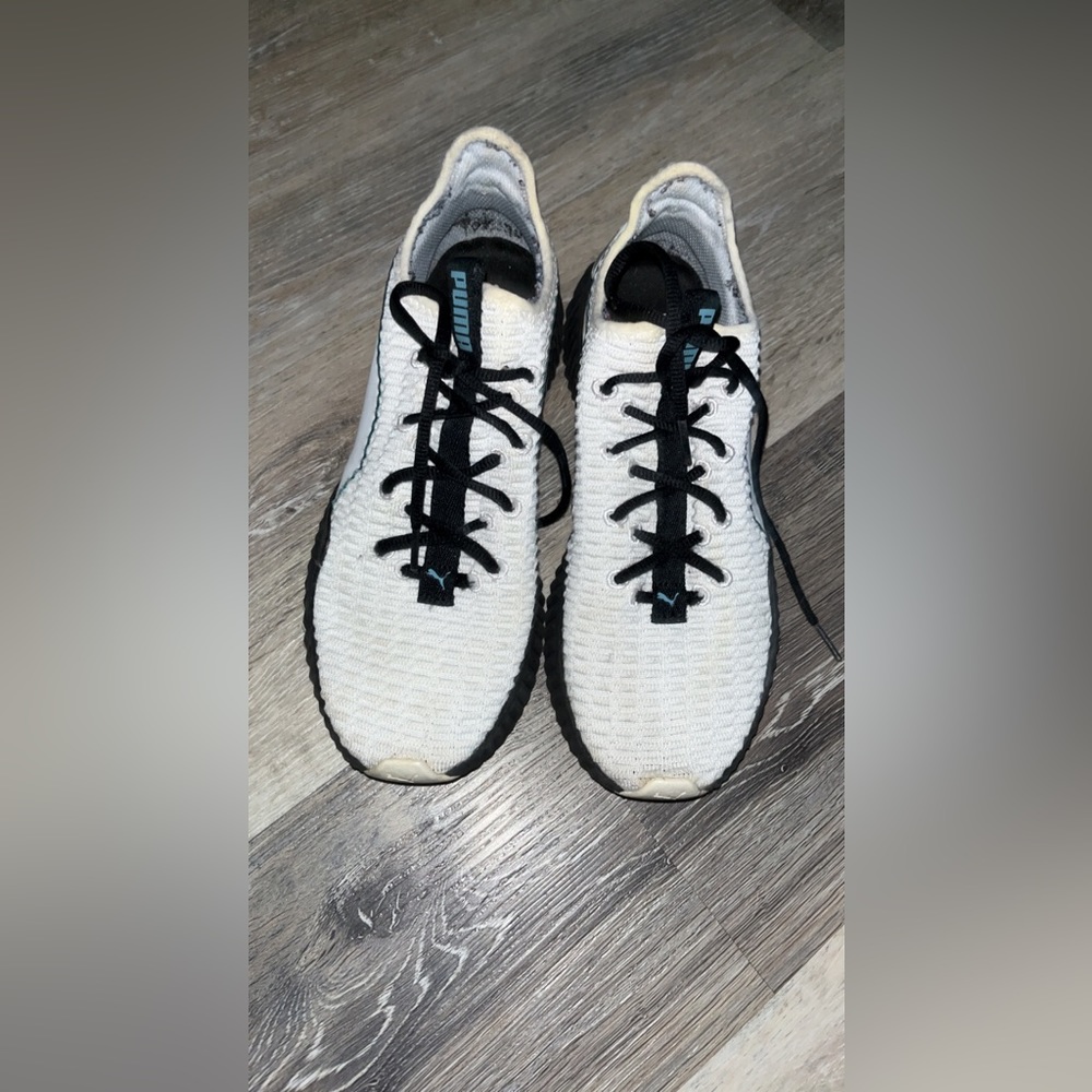 Shoes - Picture 2 of 4